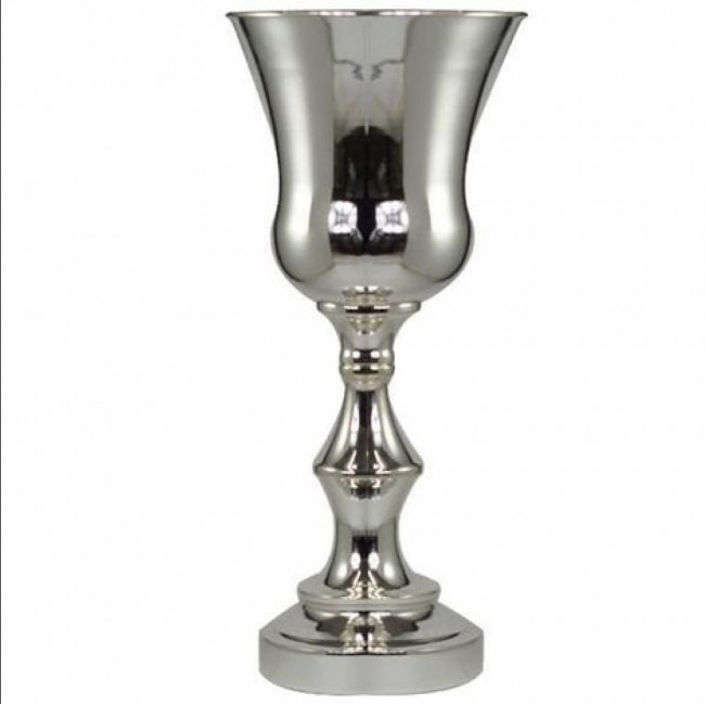 Taça de Metal de Alto Prata