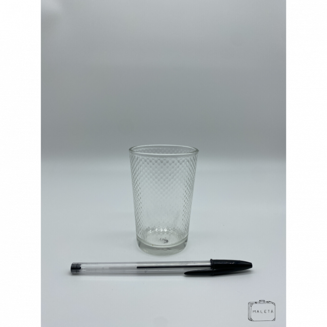 COPO DE CAFÉ COM TEXTURA DE BOLINHAS