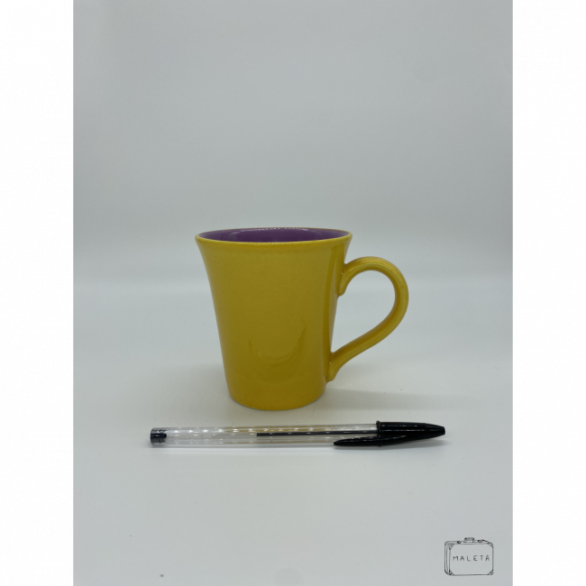 CANECA AMARELA COM INTERIOR ROXO