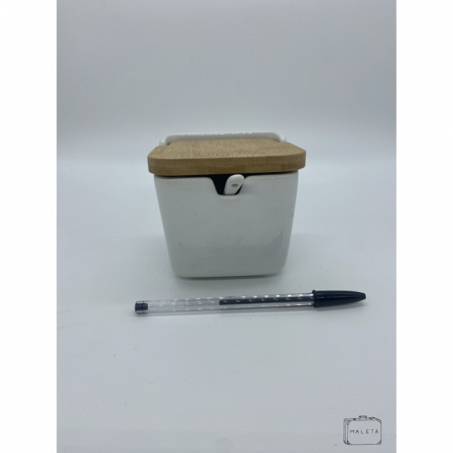 SALEIRO DE CERÂMICA BRANCO COM TAMPA DE BAMBU E COLHER