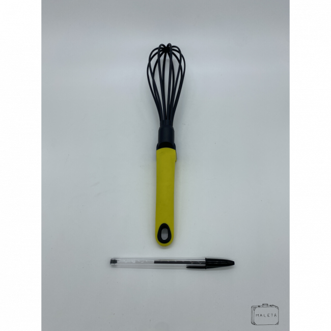 BATEDOR FOUET PLÁSTICO PRETO CABO AMARELO