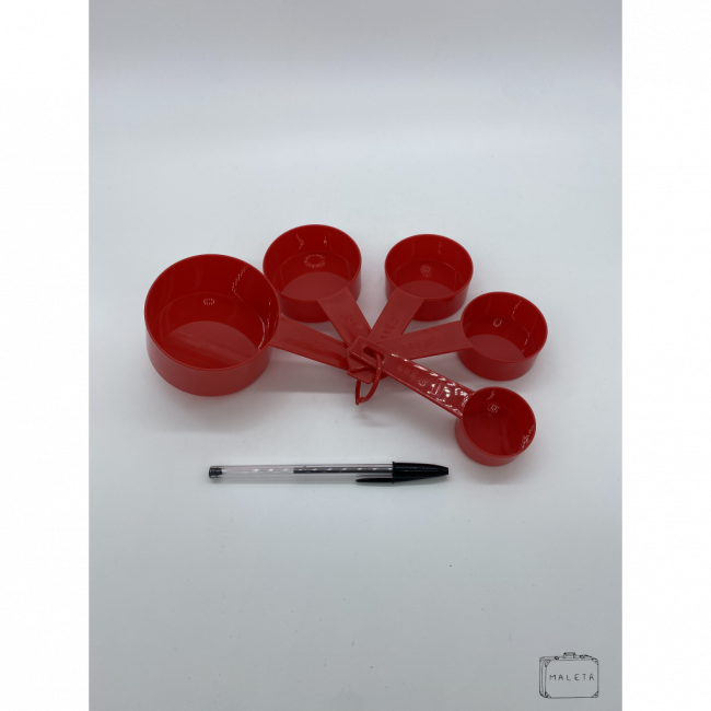 MEDIDOR DE XÍCARAS PLÁSTICO VERMELHO