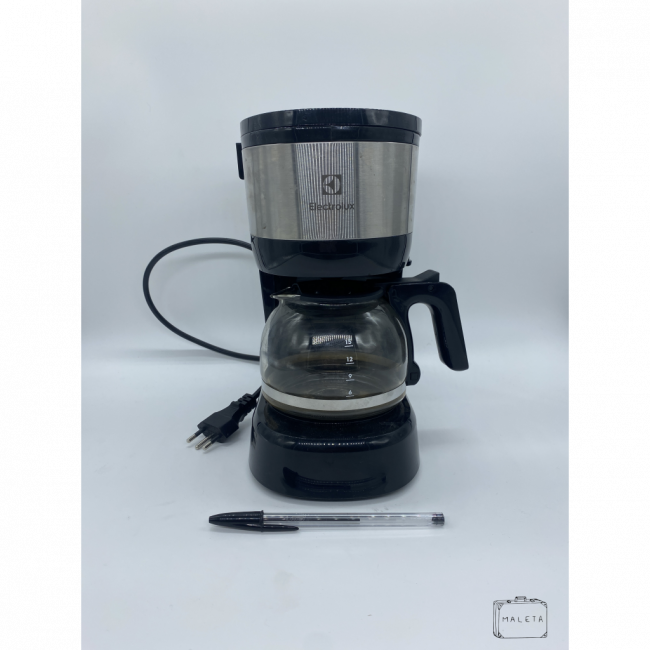 CAFETEIRA ELÉTRICA ELETROLUX PRETA COM AÇO ESCOVADO