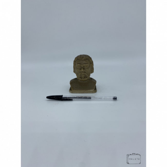 BUSTO MARTIM SOUZA