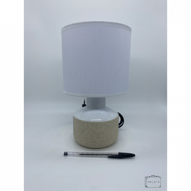 ABAJUR BRANCO COM CERÂMICA CRU