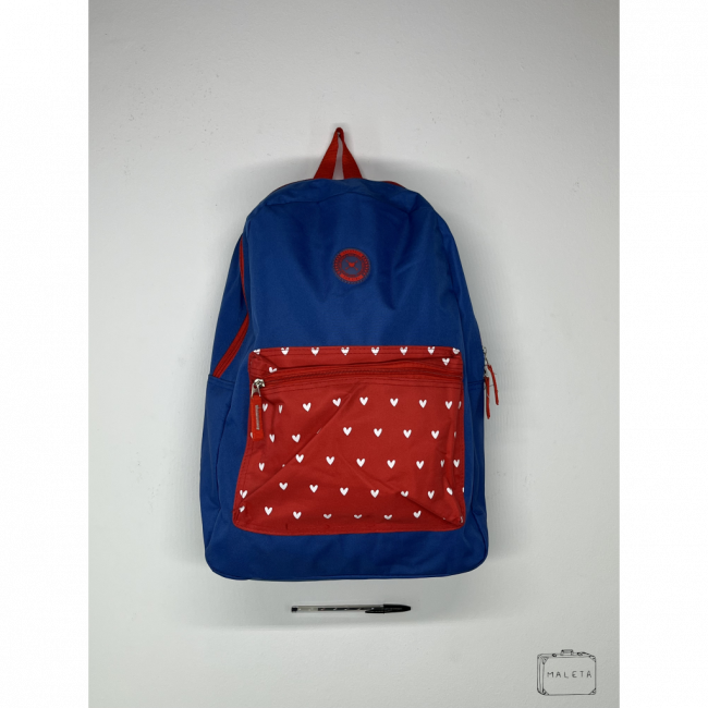MOCHILA AZUL BOLSO VERMELHO CORAÇÕEZINHOS