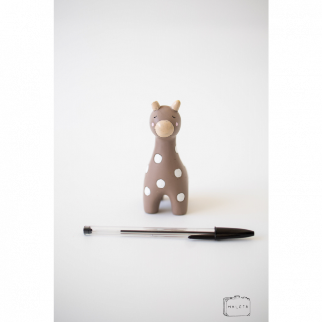 GIRAFA DE CERÂMICA MARROM CLARA