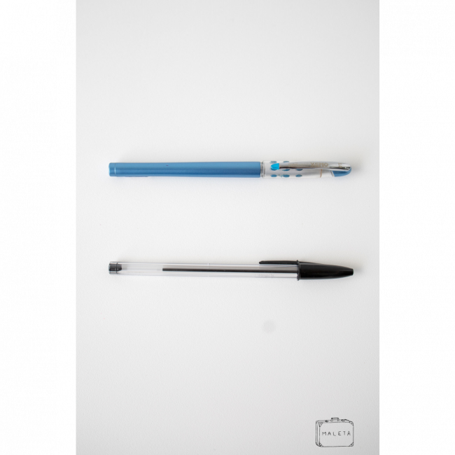 CANETA COM TAMPA AZUL METÁLICO