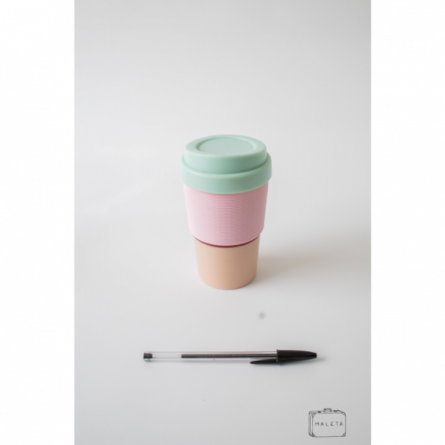 COPO COM TAMPA DE PLÁSTICO PARA CAFÉ ROSA