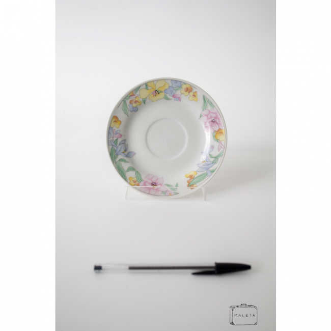PIRES DE CHÁ BRANCO BORDA COM FLORES ROSAS E AMARELAS