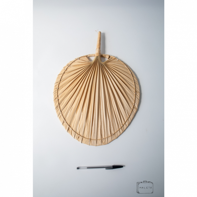LEQUE OVAL DE PALHA