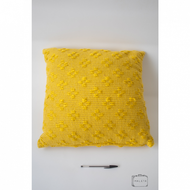 ALMOFADA AMARELA DETALHES BORDADO - 45X45