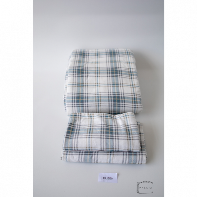 COLCHA QUEEN COM DOIS PORTA-TRAVESSEIROS BRANCO QUADRICULADO AZUL - 03 PEÇAS