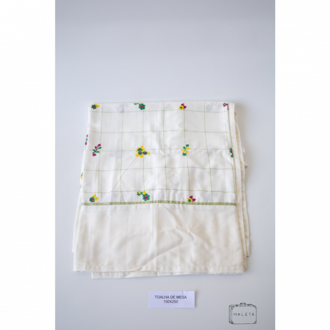 TOALHA DE MESA BRANCA COM FLORES - 1,50X2,50
