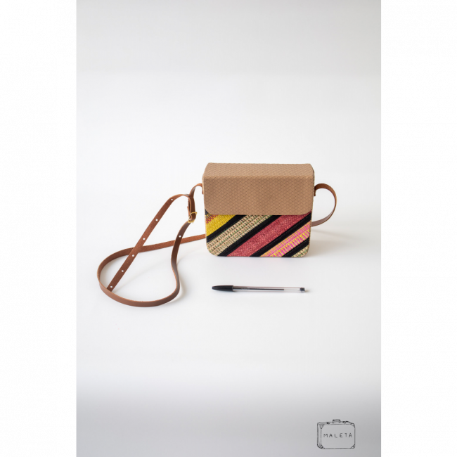 BOLSA FEMININA AREIA DETALHES COLORIDOS