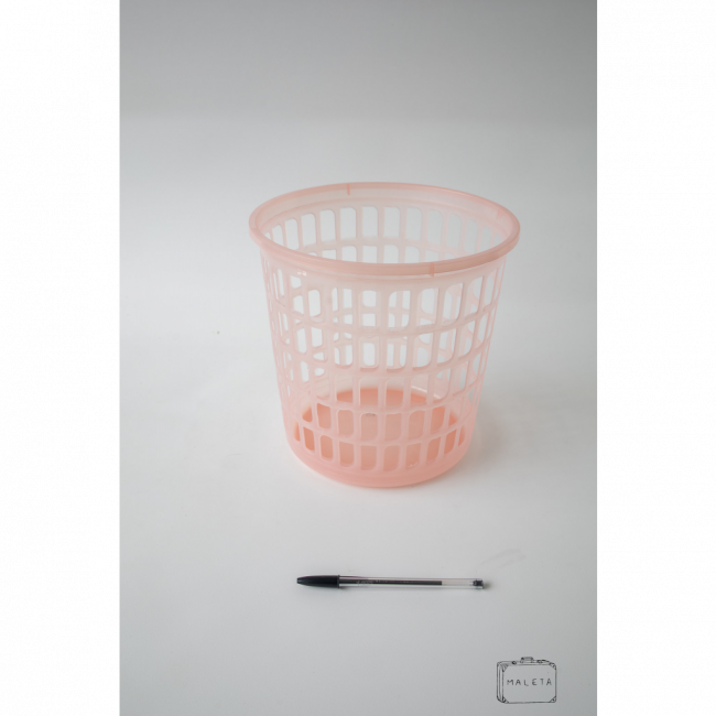 BALDE PLÁSTICO ROSA QUADRADINHOS VAZADOS