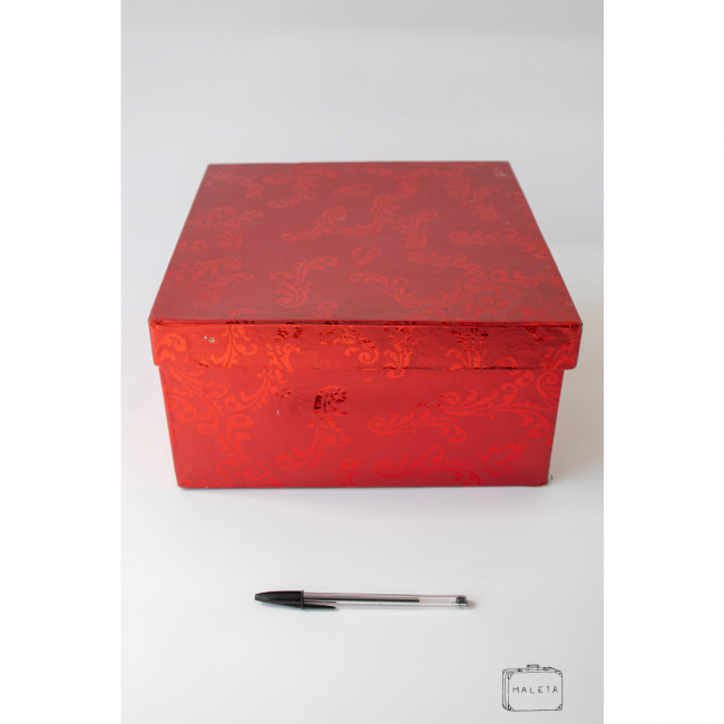 CAIXA DE PAPEL VERMELHO DESENHOS METÁLICOS
