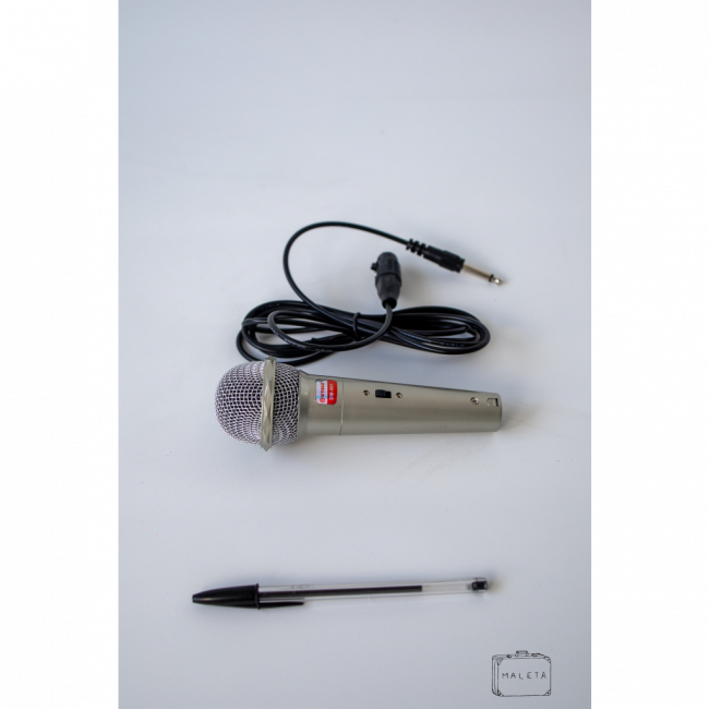 MICROFONE PRATEADO COM FIO DM/501