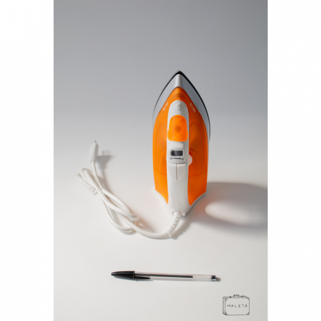 FERRO DE PASSAR ROUPA BRITÂNIA - BRANCO E LARANJA
