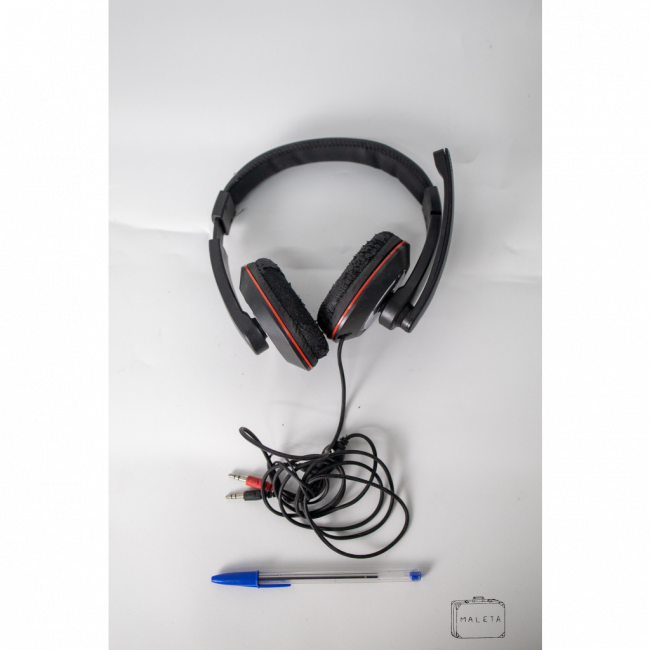 HEADPHONE COM FIO E MICROFONE PRETO E VERMELHO
