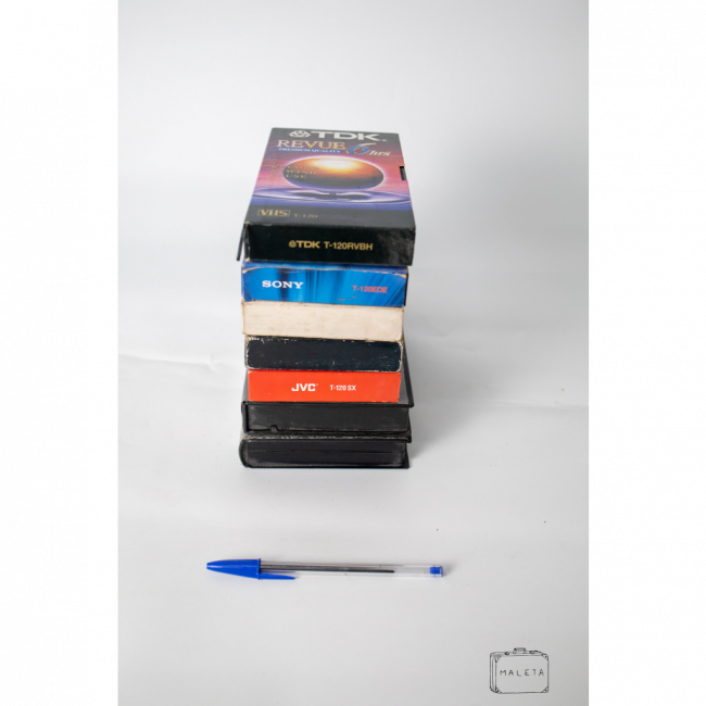 FITA CASSETE VHS (ENGRADADO)