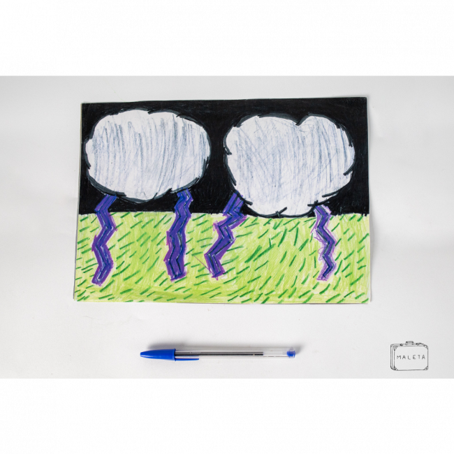 ARTE INFANTIL NUVENS COM RAIOS ROXOS