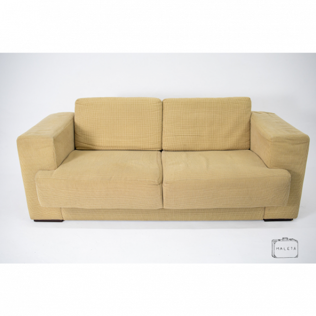 SOFÁ AMARELO – L2,00XP0,90XA0,80