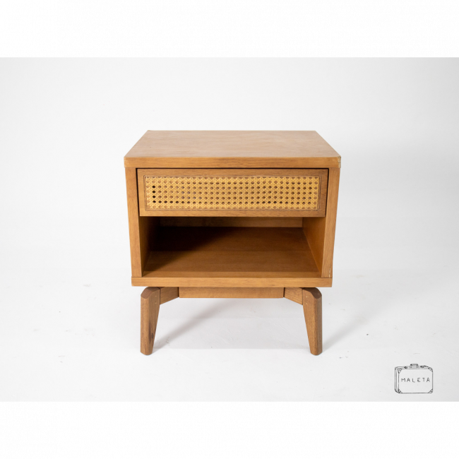 MESA DE CABECEIRA MADEIRA GAVETA TELADA – L0,52XP0,40XA0,56