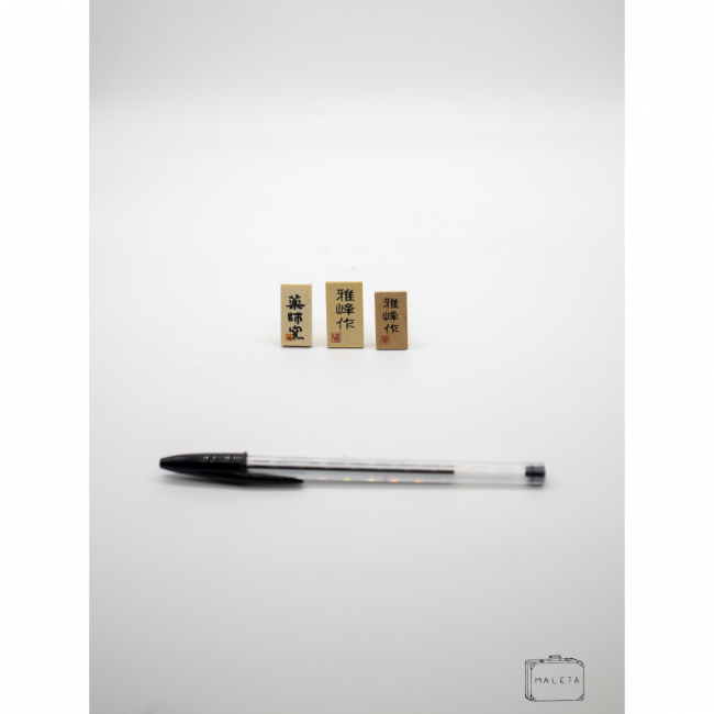 MINIATURA PLACA SÍMBOLO JAPONÊS MADEIRA