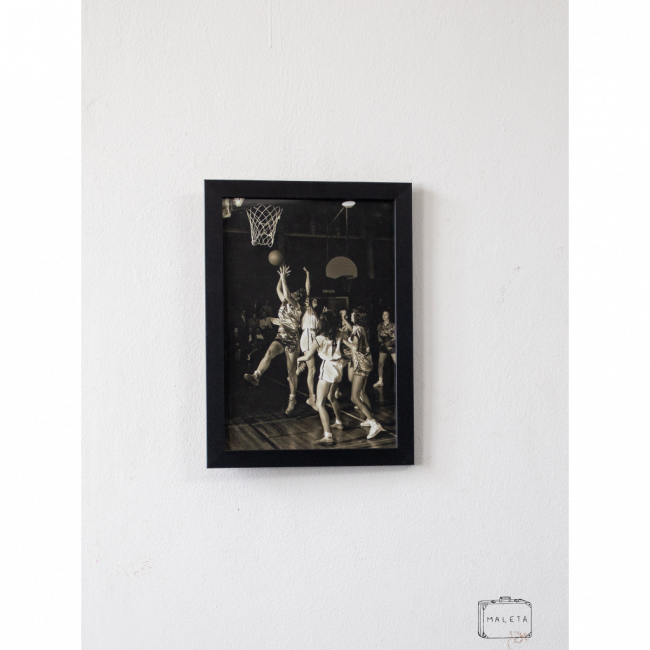 QUADRO JOGO DE BASQUETE PRETO E BRANCO – 24X33