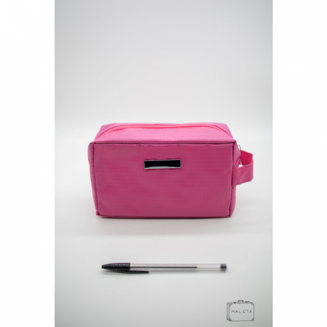 NECESSAIRE PINK DETALHE PLAQUINHA CROMADA
