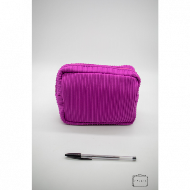 NECESSAIRE ROXA TEXTURADA