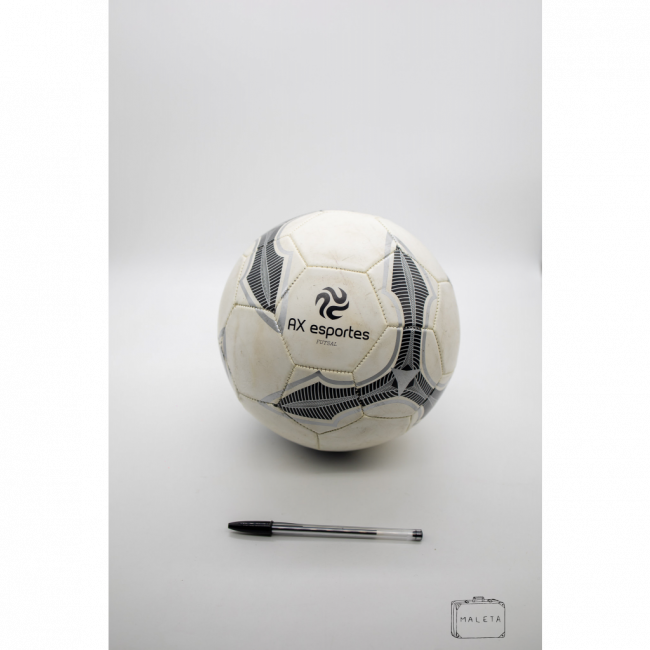 BOLA DE FUTEBOL BRANCA COM PRETO