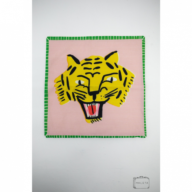 ALMOFADA TIGRE FUNDO ROSA - 45X45