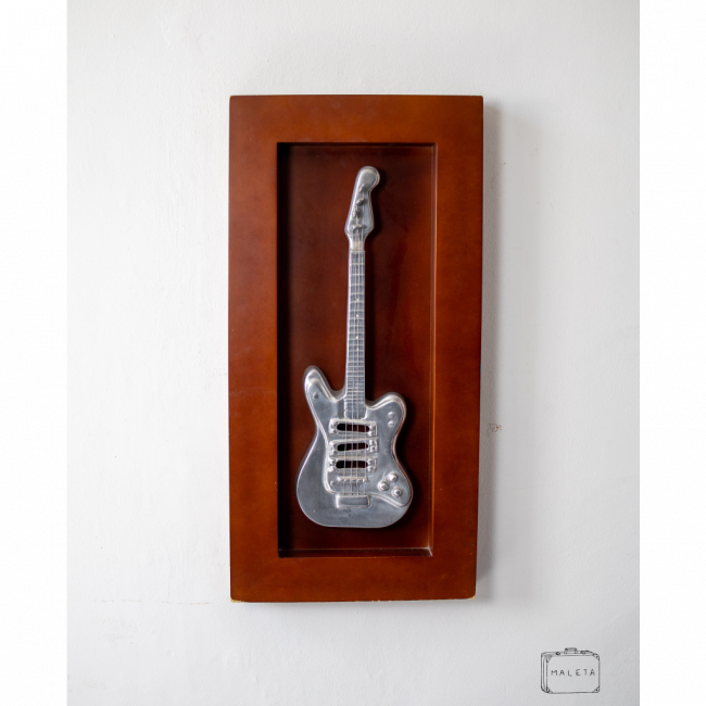 QUADRO MADEIRA COM GUITARRA PRATA METAL – 40X81