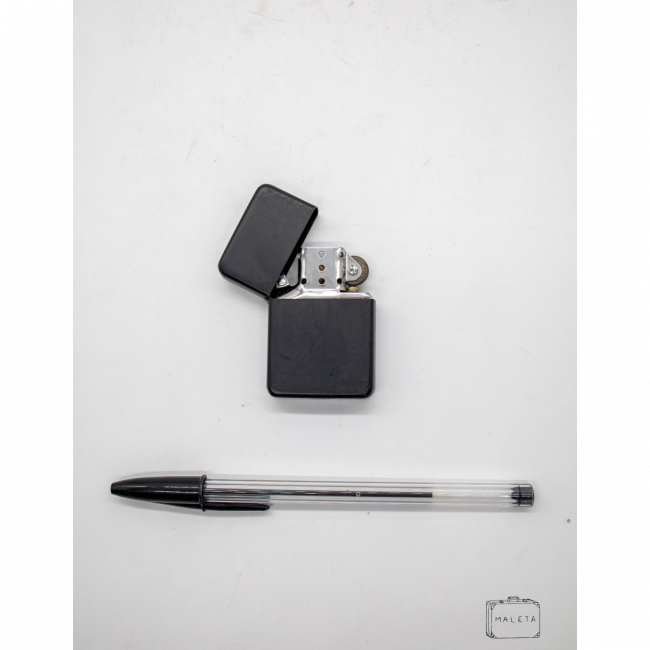 ISQUEIRO ZIPPO PRETO