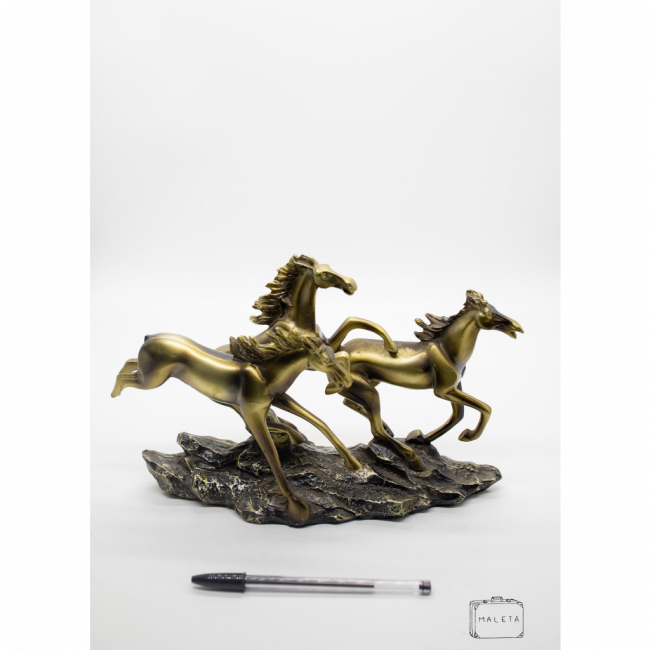 ESCULTURA TRÊS CAVALOS EM OURO VELHO