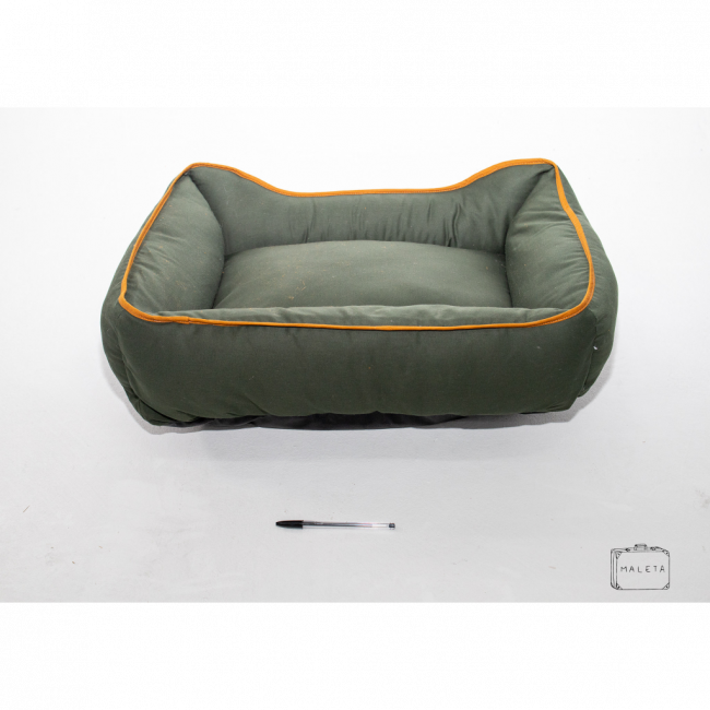 CAMA PARA PET VERDE COM DETALHES MARROM