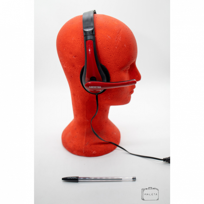 HEADPHONE COM FIO PRETO COM DETALHES VERMELHOS