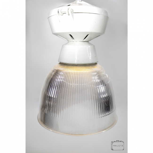LUMINÁRIA PENDENTE COM CÚPULA TEXTURADA LISTRAS