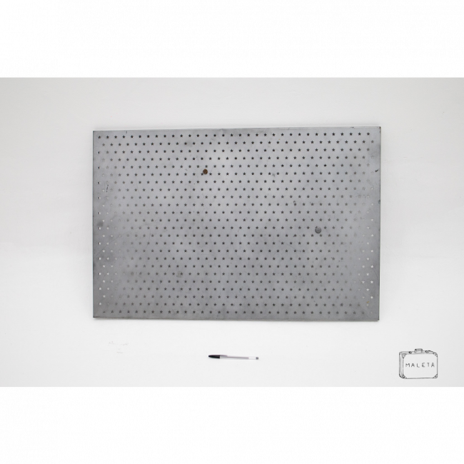 PAINEL DE METAL PRATEADO COM ESTRELINHAS - L0,91XA0,60