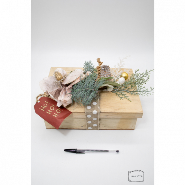 CAIXA DE MADEIRA PRESENTE DE NATAL COM GUIRLANDA MÉDIA