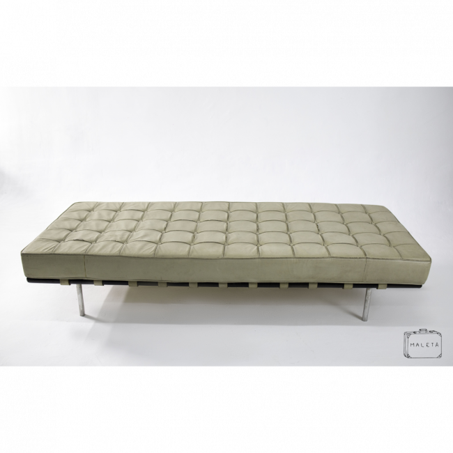 SOFÁ CHAISE DE COURO BEGE - L1,80XP0,83XA0,37