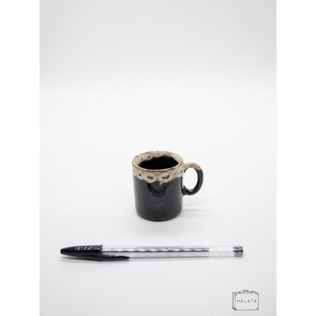 CANECA PEQUENA CERÂMICA PRETA DETALHES BEGE