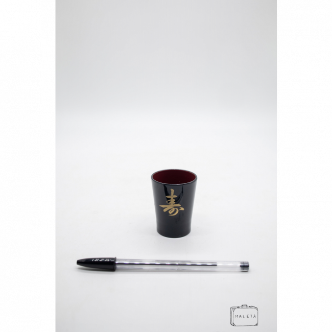 COPO SHOT JAPONÊS PRETO INTERIOR VERMELHO DETALHE DOURADO PEQUENO