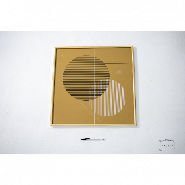 QUADRO BOLAS FUNDO DOURADO - 55X55