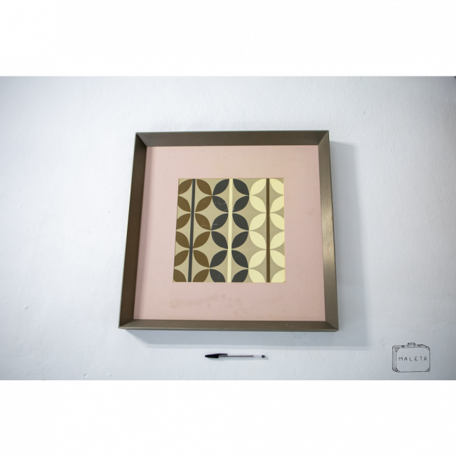 QUADRO TULIPAS FUNDO ROSA - 54X54