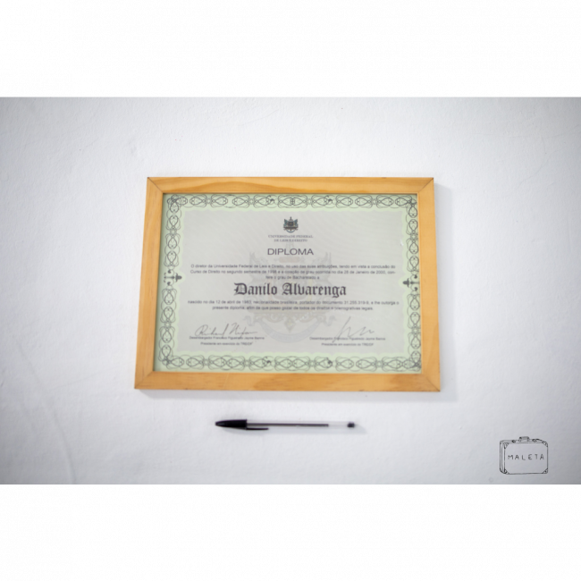 QUADRO DIPLOMA DANILO ALVARENGA - 33X24