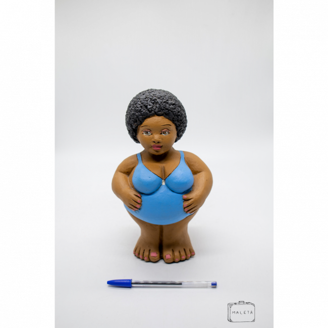 MULHER DECORAÇÃO MAIO AZUL