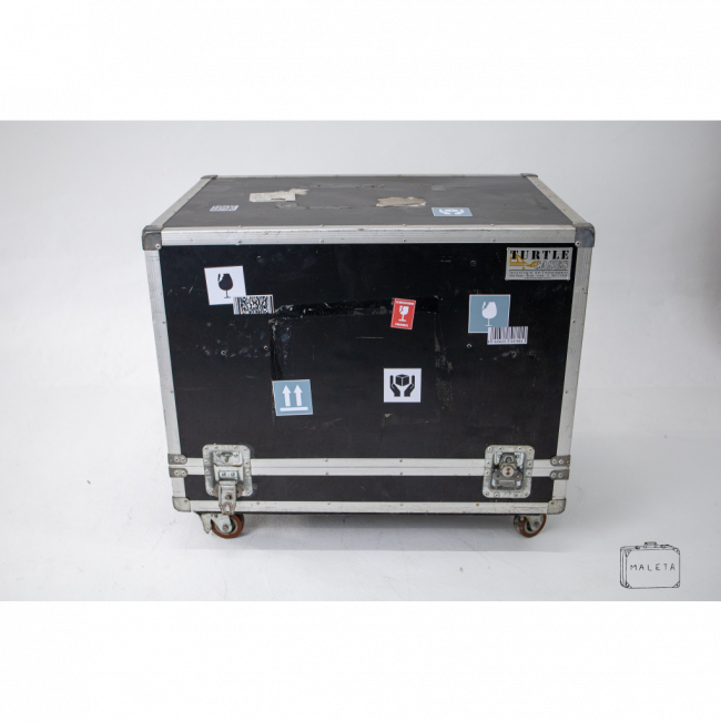 CASE PRETA COM RODINHAS - L0,84XP0,59XA0,73